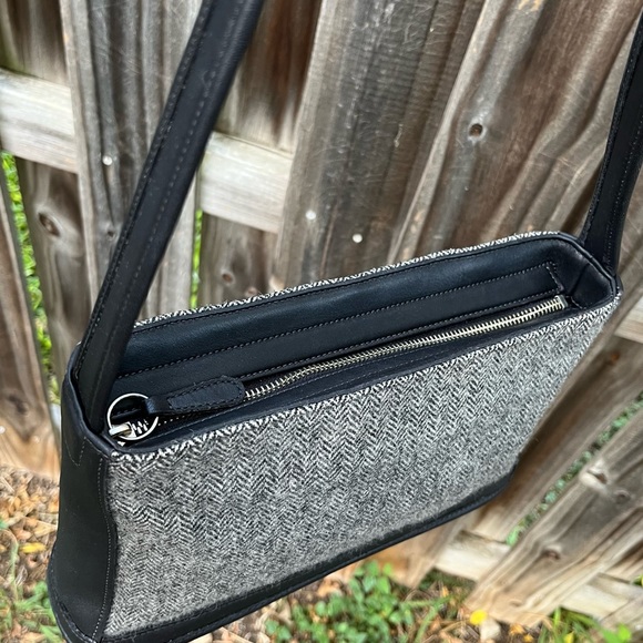 Vintage Coach Bleecker Shoulder Bag 6128 in Black Tweed - Picture 8 of 13